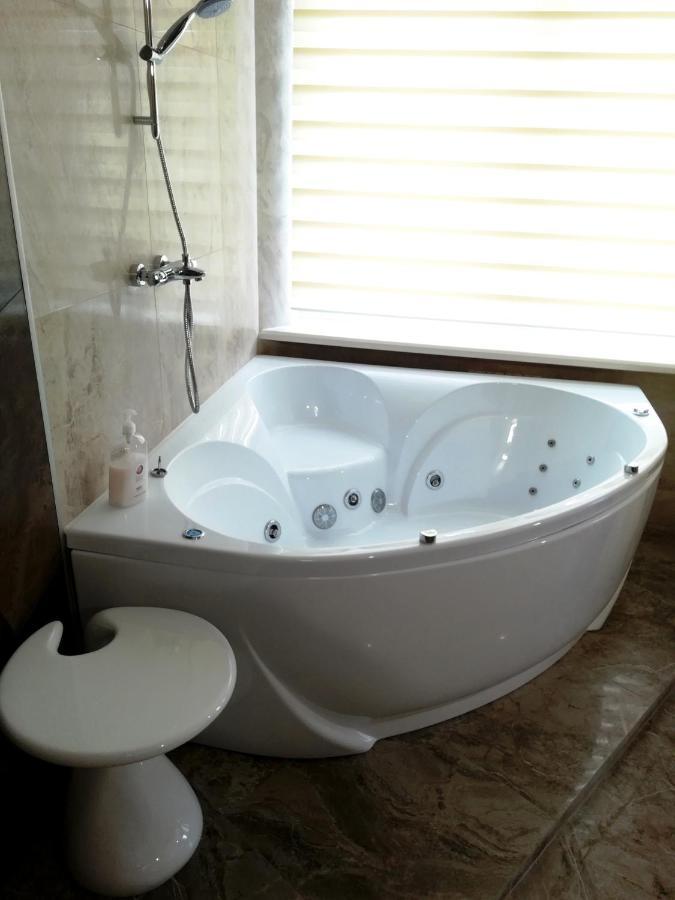 Jacuzzi New Loft Apartcomplex Kaskad, Минск - Центр Города Minsk Extérieur photo