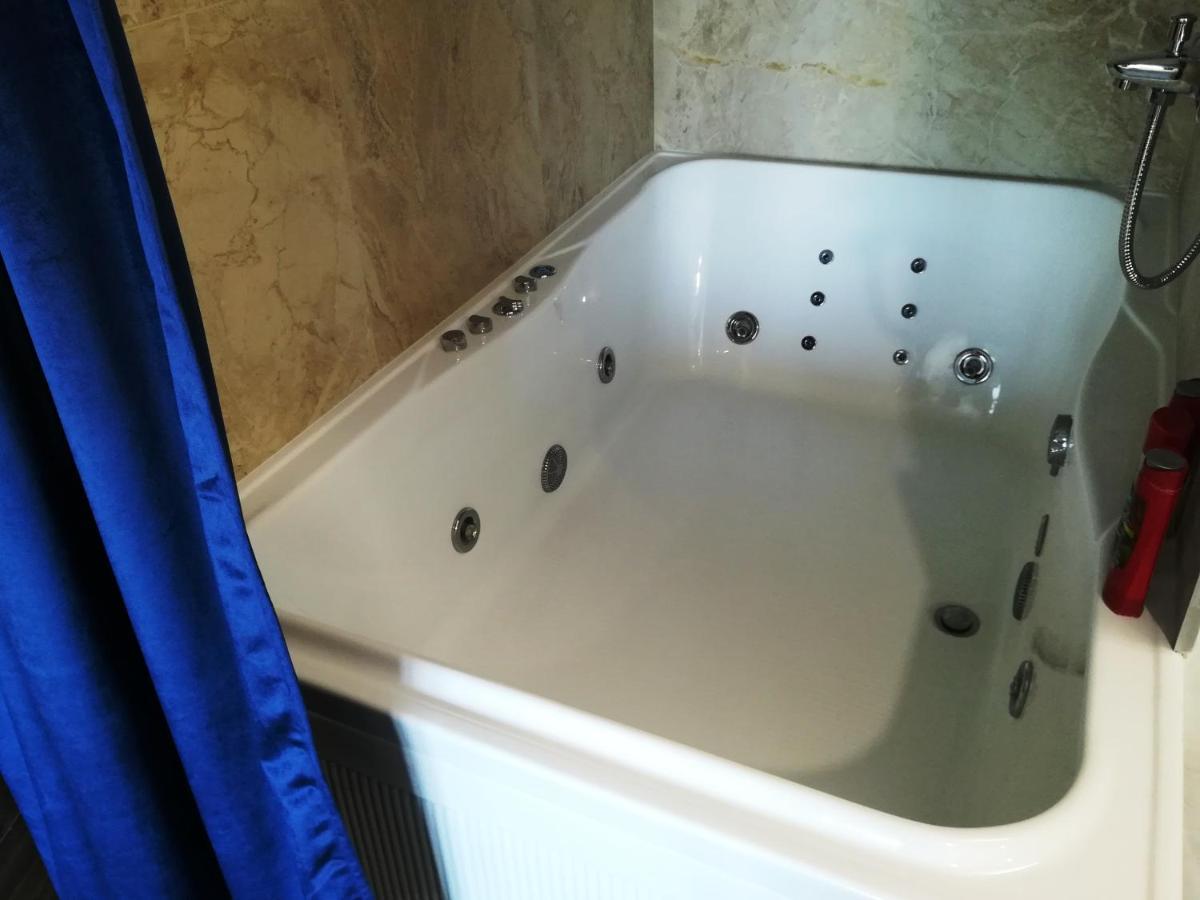 Jacuzzi New Loft Apartcomplex Kaskad, Минск - Центр Города Minsk Extérieur photo